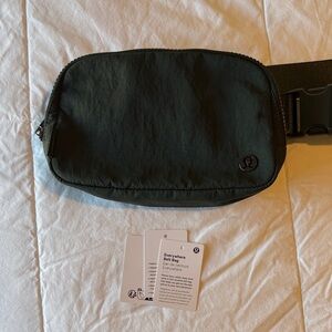 lululemon Dark Green Everywhere Belt Bag 1L